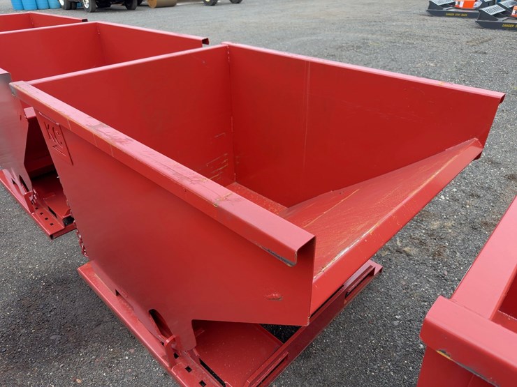 2-yard-self-dumping-hopper-image-3