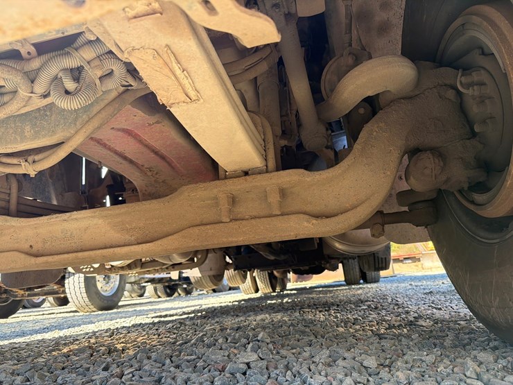 2019-peterbilt-367-image-42