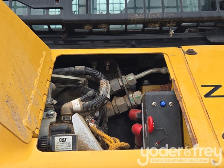 2021-caterpillar-d5-lgp-image-37