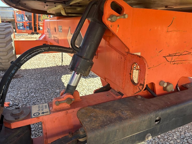 2013-jlg-m600jp-image-59