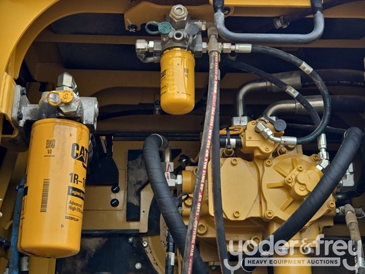 2020-caterpillar-352-image-45