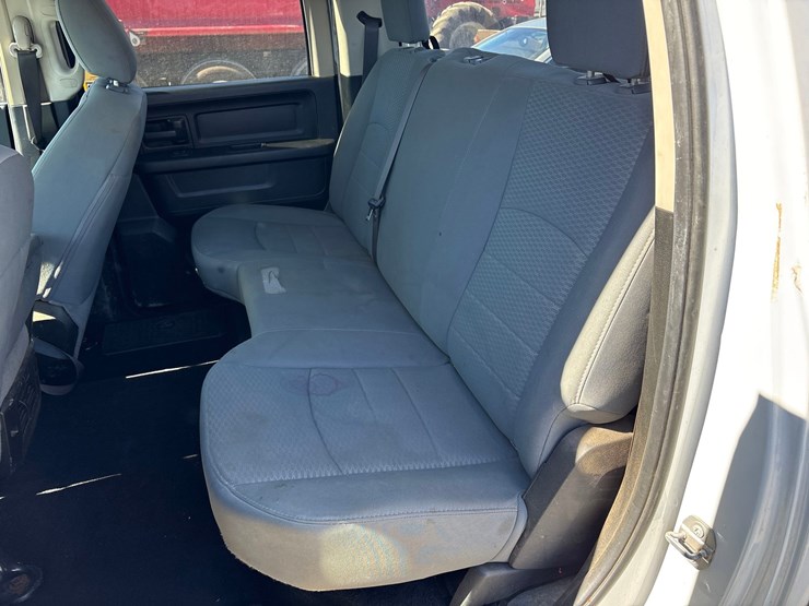 2019-ram-1500-classic-image-43