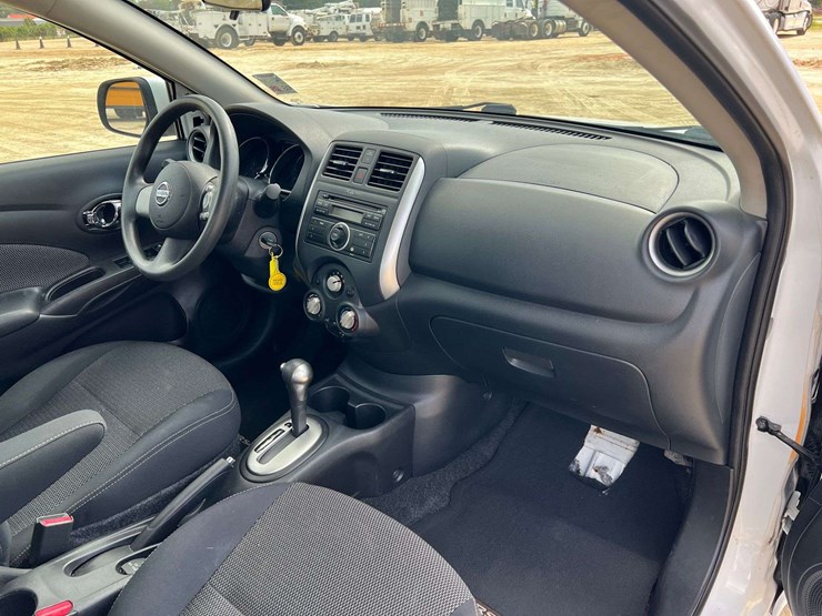 2014-nissan-versa-4-door-sedan-(38,174-miles)-image-18