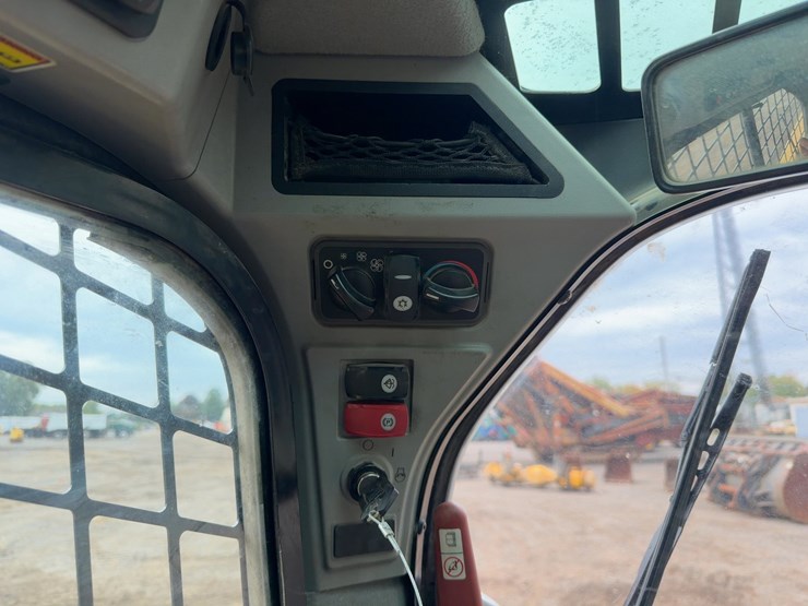 2020-caterpillar-299d2-xhp-image-25