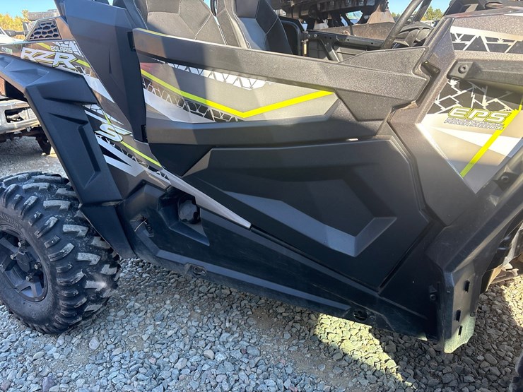 2017-polaris-rzr-900-image-17