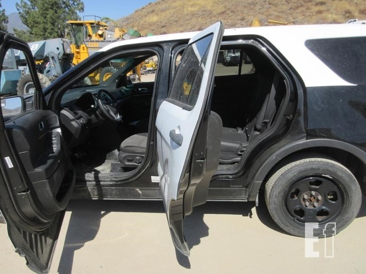 2014-ford-explorer-image-15
