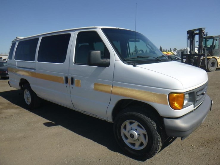 2007-ford-econoline-350-image-2