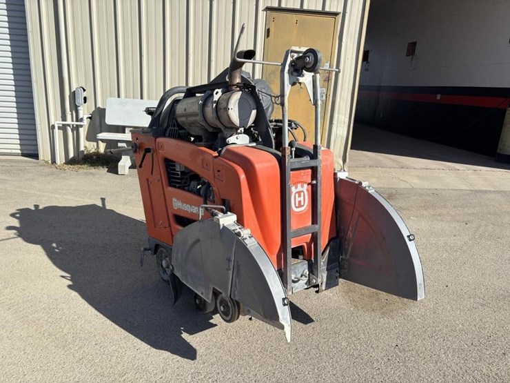2020-husqvarna-fs-5000-walk-behind-concrete-saw-image-2