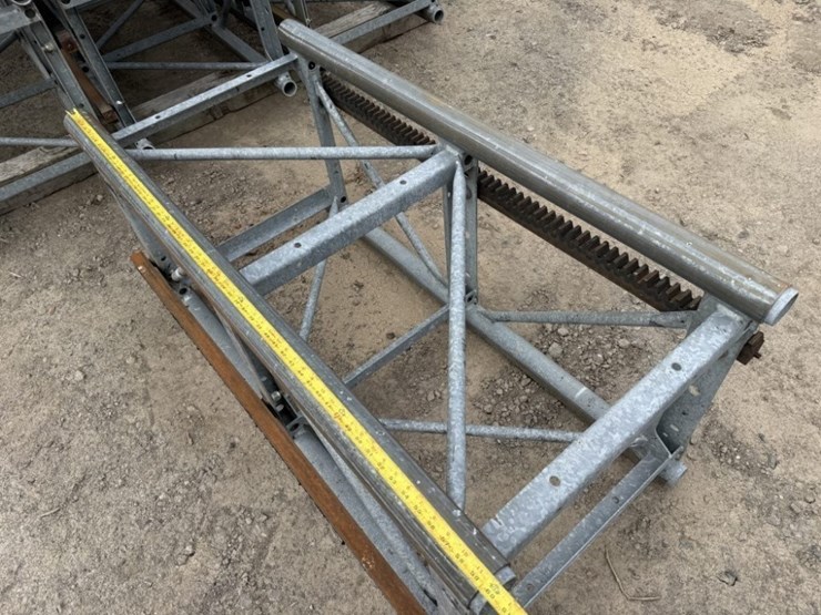 alimak-ab-100'-construction-elevator-image-12