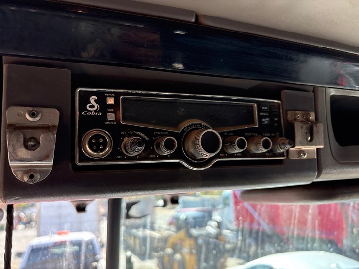 2009-kenworth-t800-image-101