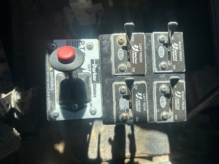 mack-rb688s-image-41