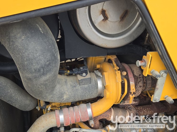 2021-deere-750l-lgp-image-46