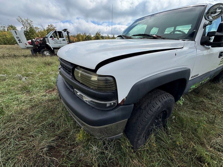 2002-chevrolet-2500-image-10