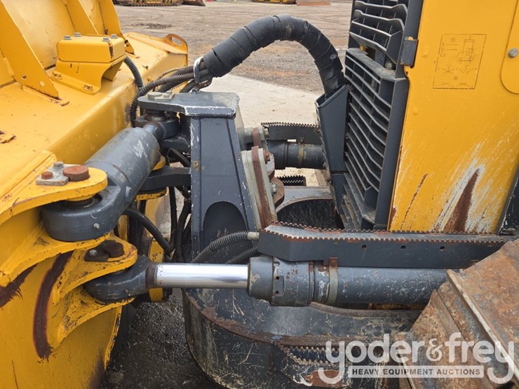 2021-deere-750l-lgp-image-26