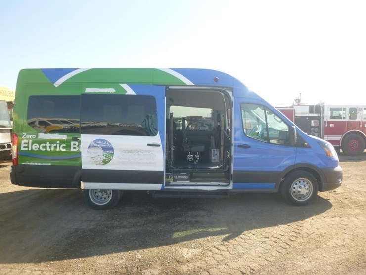 2022-ford-e450-image-7