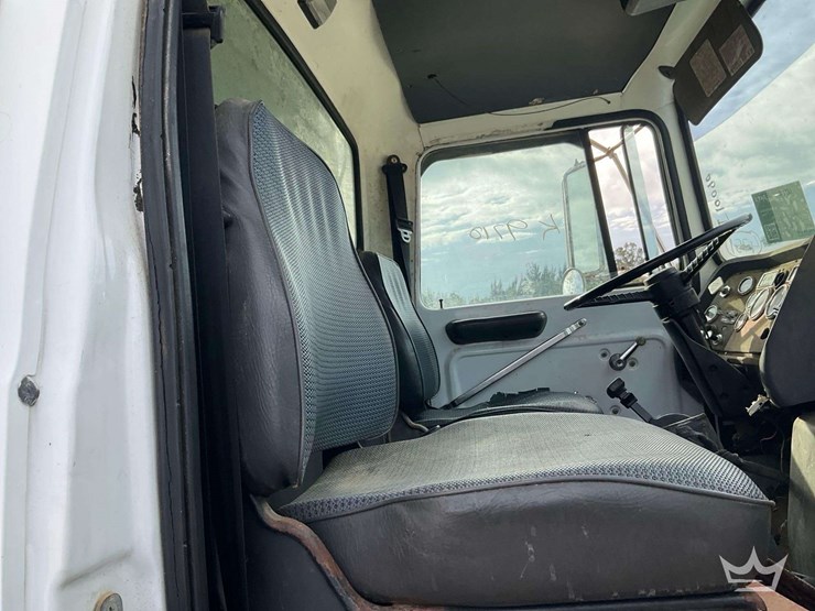 1994-ford-lt9000-image-23