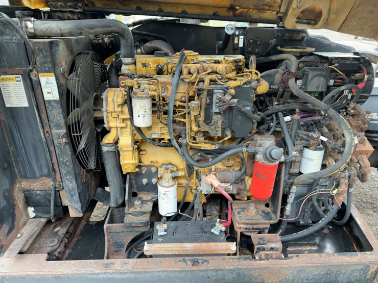 2011-caterpillar-tl943-image-14