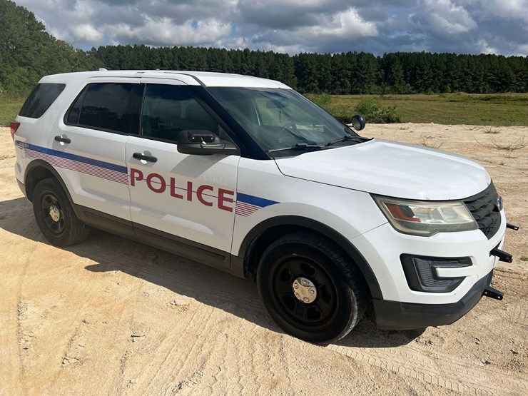 2017-ford-explorer-image-4