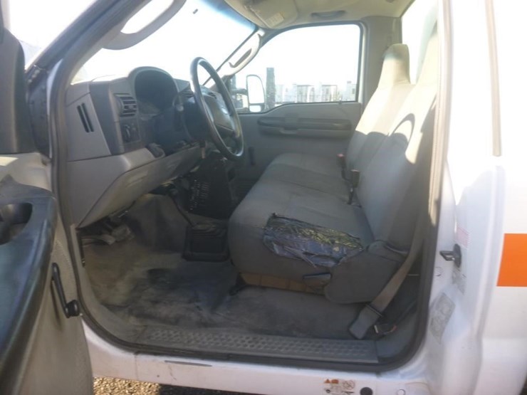 2005-ford-f450-image-16