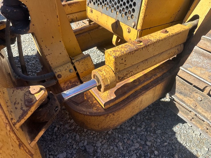 caterpillar-d3c-xl-image-13