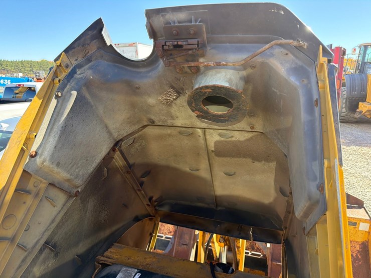 2005-deere-310sg-image-51