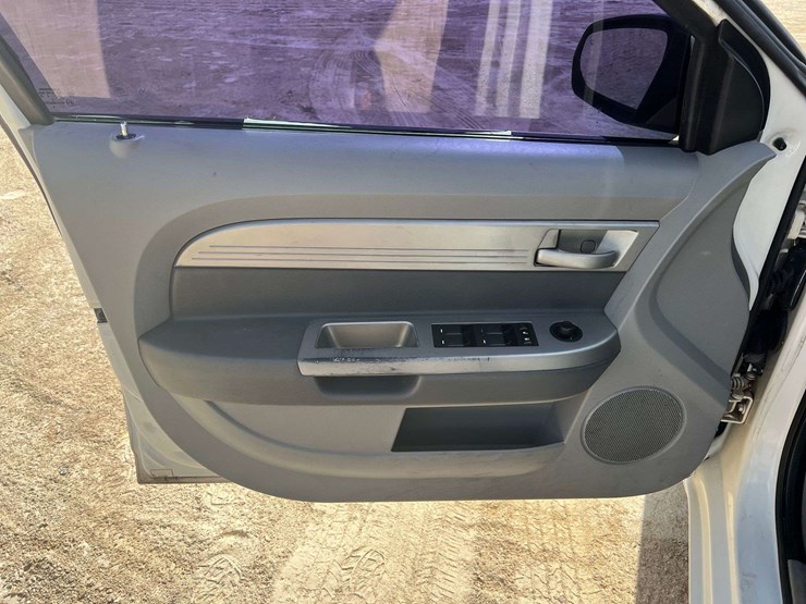 2007-chrysler-sebring-4-door-sedan-(154,138-miles)-image-9