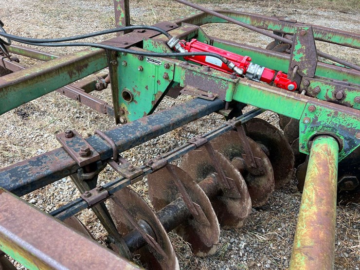 john-deere-210-image-13