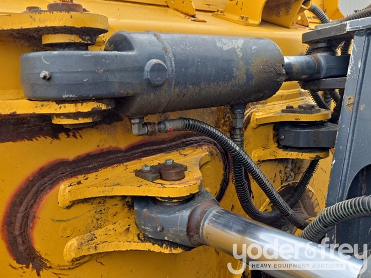 2021-deere-750l-lgp-image-27