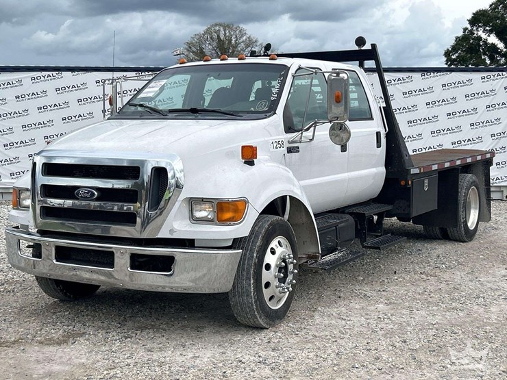 2011-ford-f650-image-1