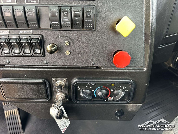 2018-western-star-4900-image-21