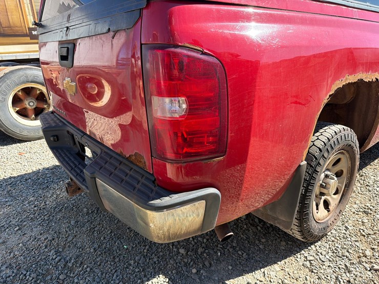 2013-chevrolet-1500-image-25