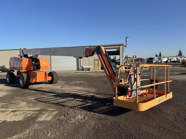 2013-jlg-860sj-image-2