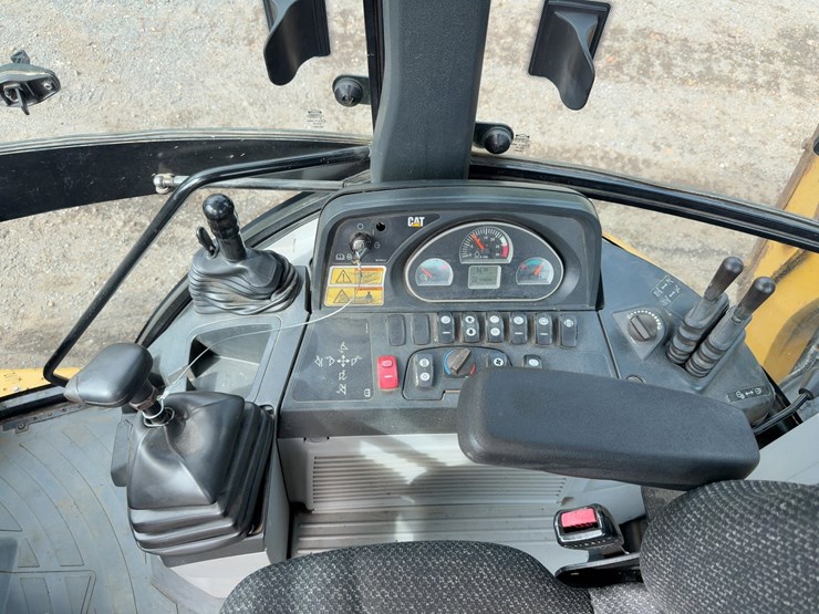 2012-caterpillar-430f-image-28