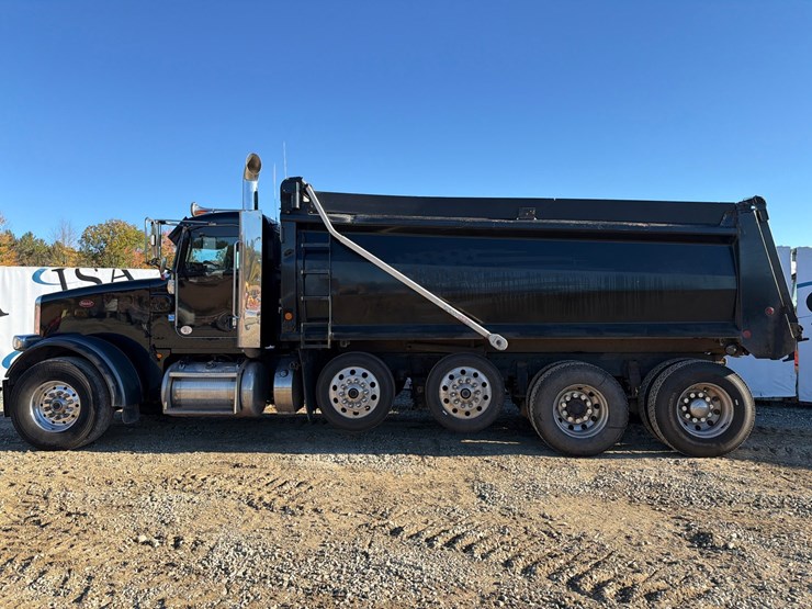 2019-peterbilt-367-image-2