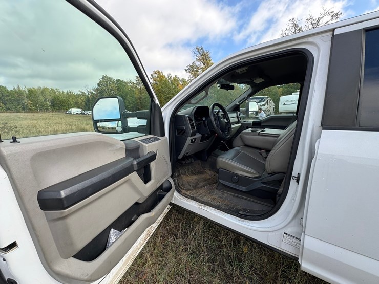 2019-ford-f350-xl-image-27