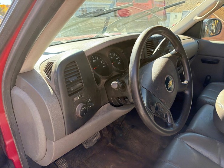 2013-chevrolet-1500-image-54