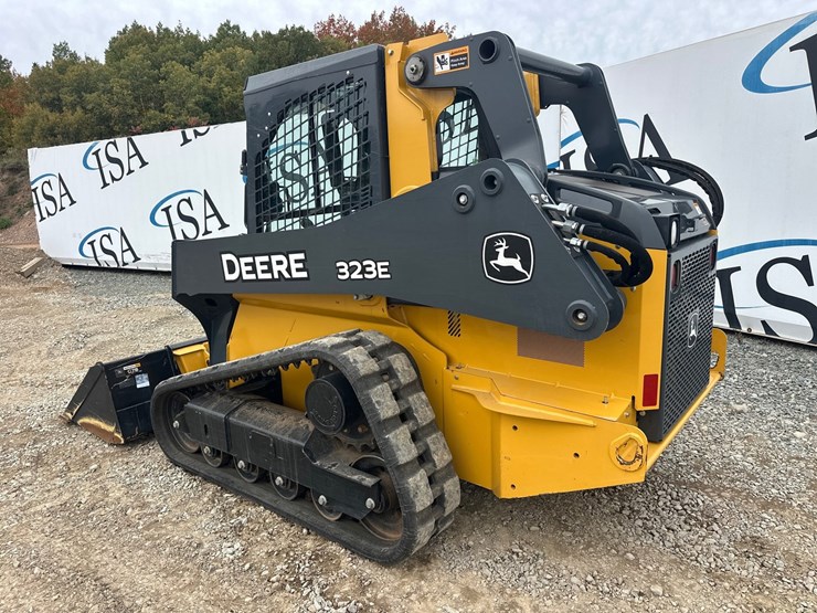 2018-deere-323d-image-3