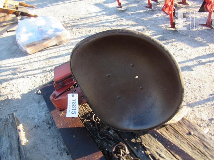 farmall-seat-image-1