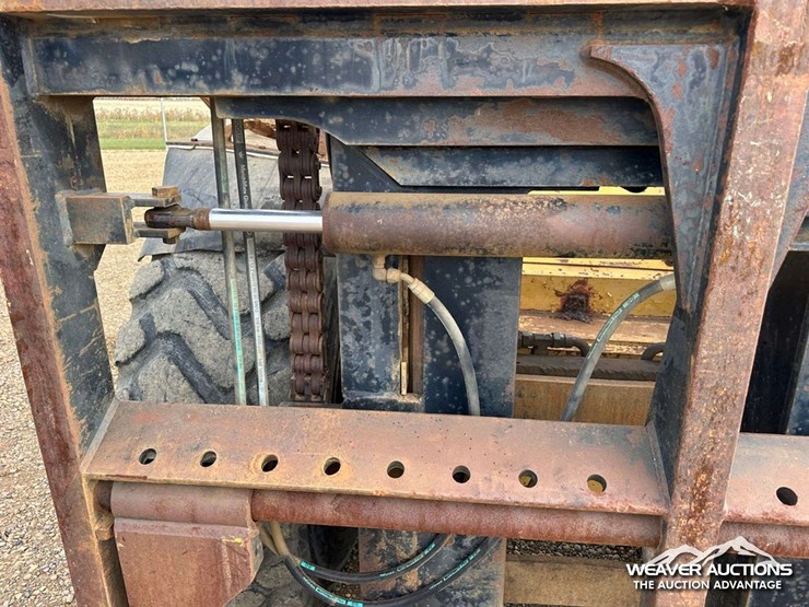 caterpillar-938f-image-25