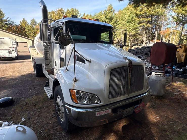 2013-kenworth-t370-image-8
