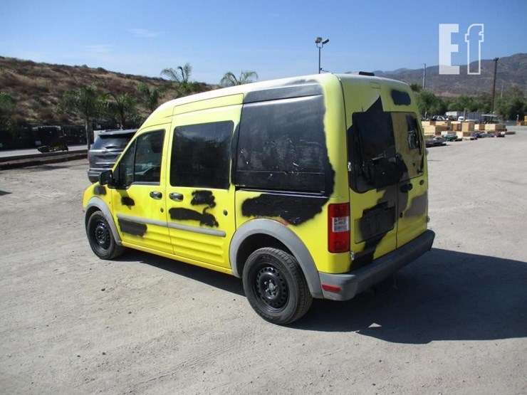 2010-ford-transit-image-4
