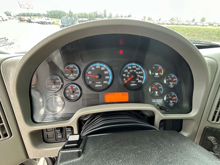 2009-international-durastar-4400-image-46
