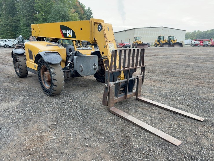 2011-caterpillar-tl943-image-7