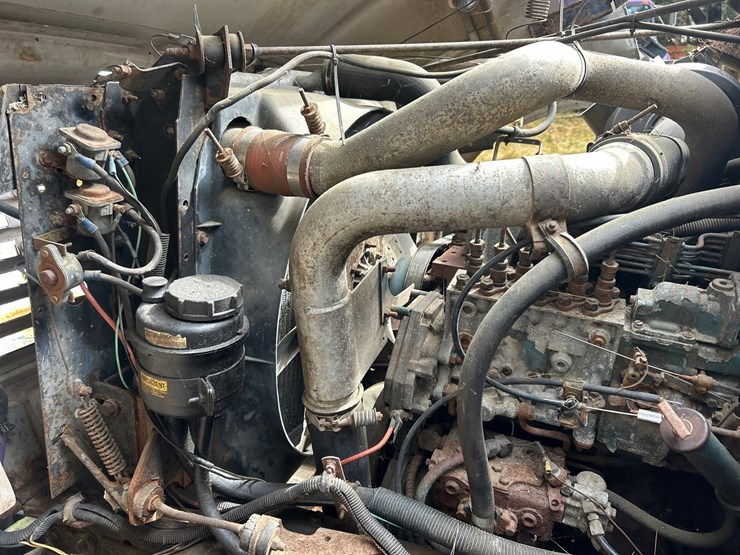 international-4900-image-35