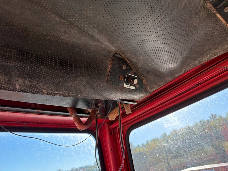 massey-ferguson-1135-image-46