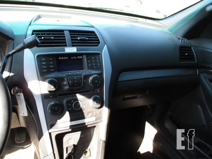 2014-ford-explorer-image-9