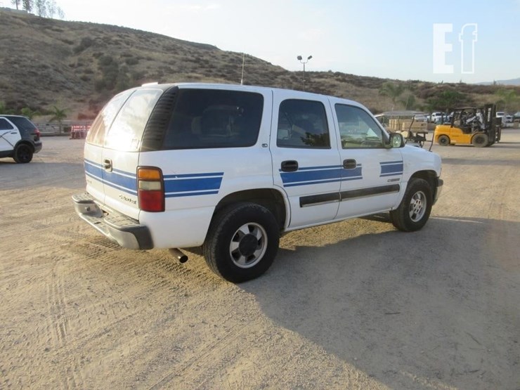 2001-chevrolet-tahoe-image-3
