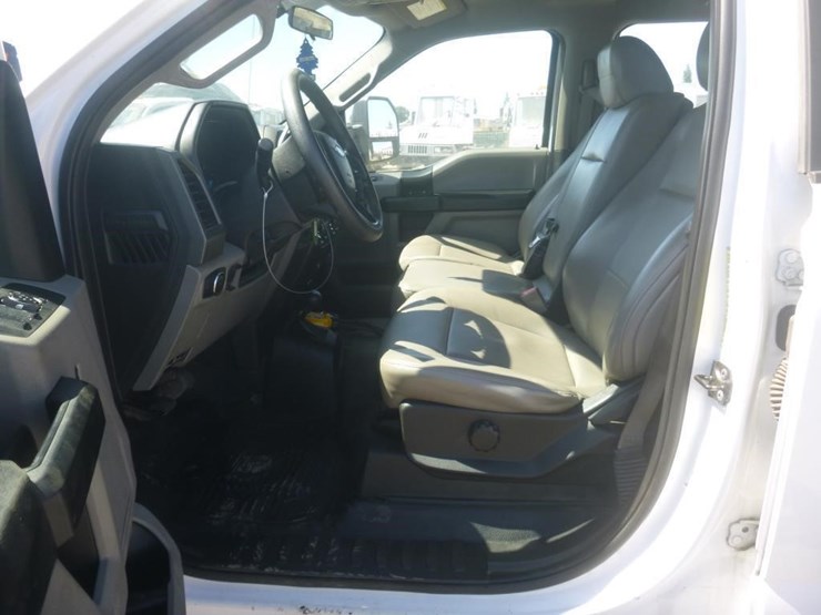 2018-ford-f550-image-13