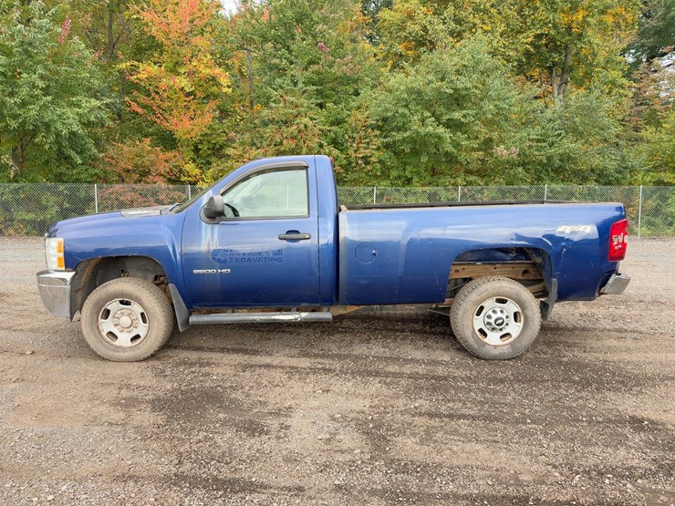 2013-chevrolet-silverado-2500hd-image-2