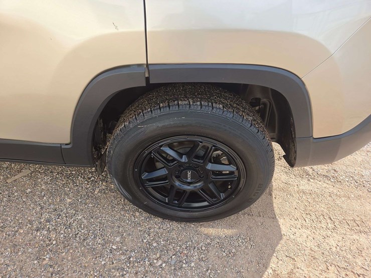 2015-jeep-cherokee-image-21